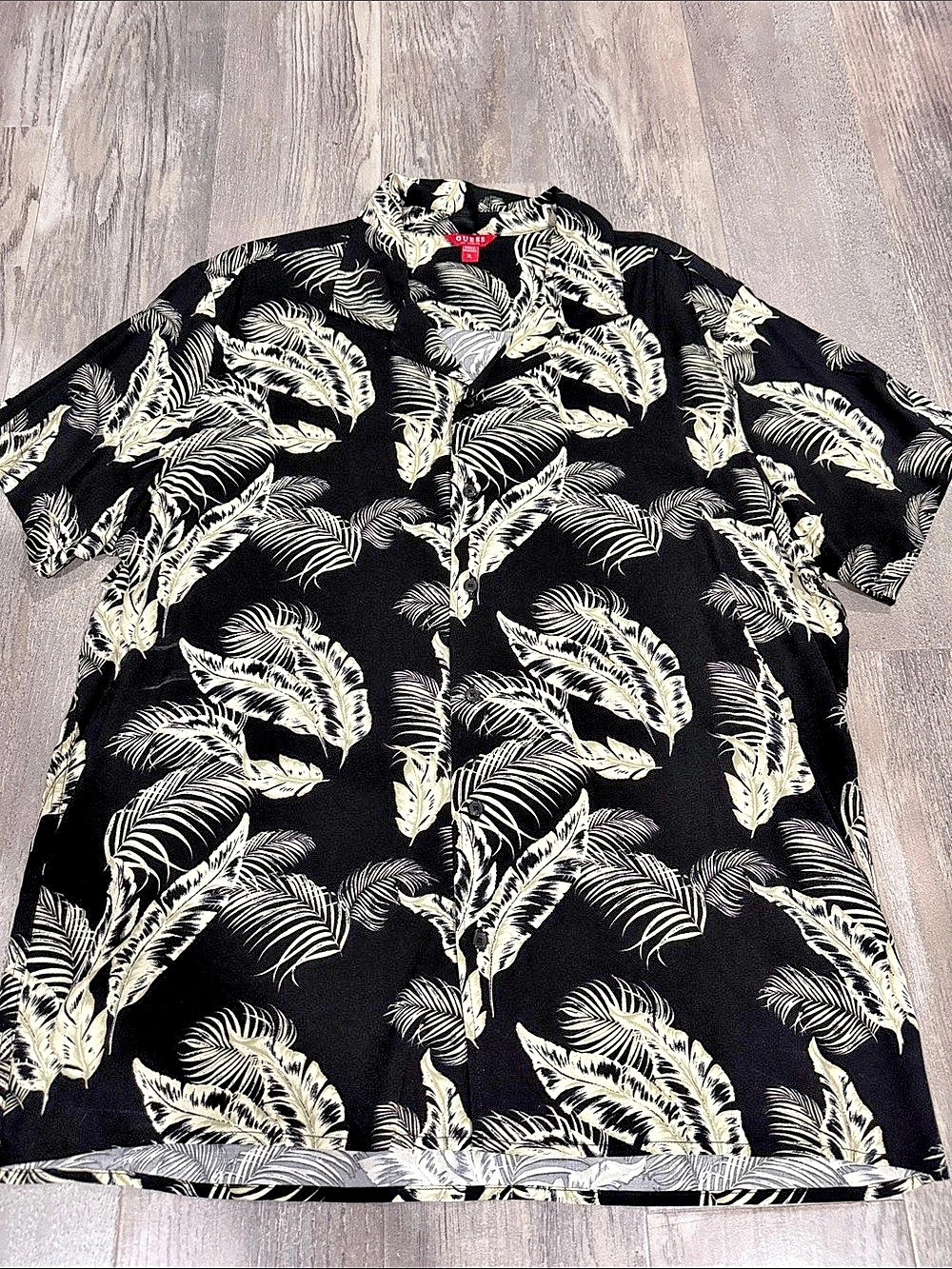GUESS Men's Tropical Print Button Down Shirt